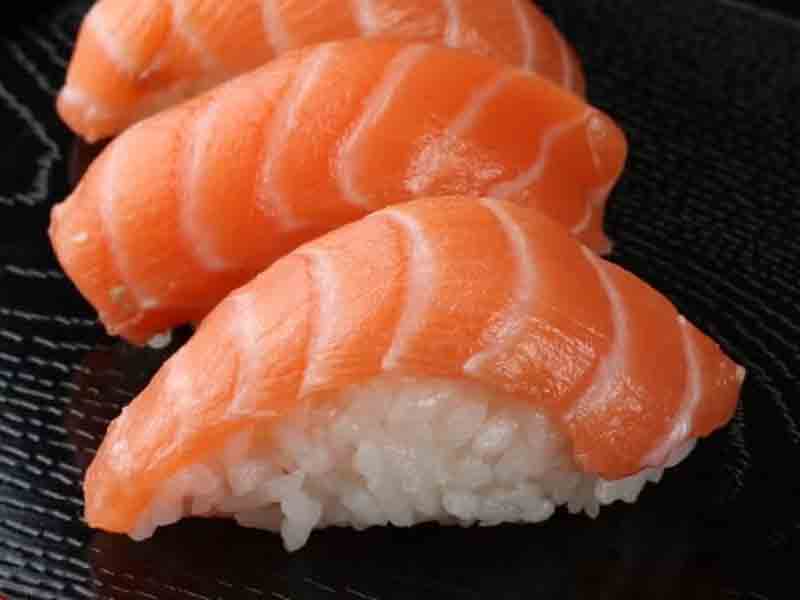 Niguiri de Salmão Maçaricado